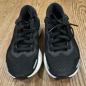 Women’s size 7 Nike Xoomx Invincible